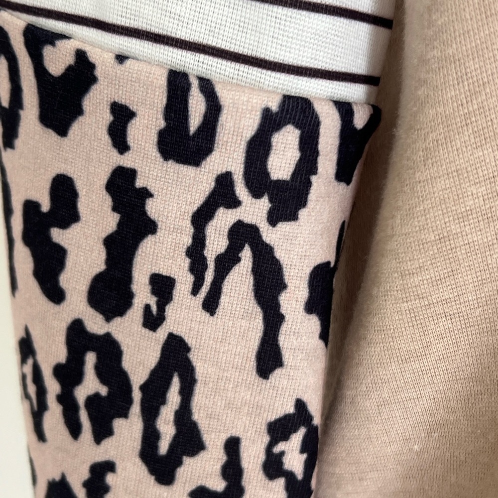Tan and White Women's Raglan Sleeve Top - Picture 5 of 6